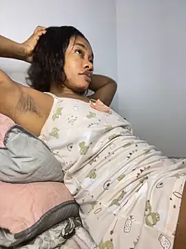  yisela  online show from February 21, 2026, 10:34 pm