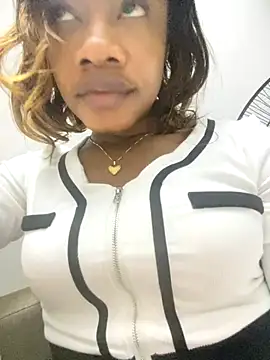 Snapshot of _yisela_ chatting on December 5, 2025, 2:21 am yisela online show from December 5, 2025, 2:21 am