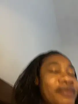 Snapshot of _yisela_ chatting on May 5, 2026, 9:51 pm yisela online show from May 5, 2026, 9:51 pm