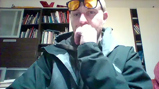 Snapshot of Matttthees chatting on February 10, 2026, 1:04 am Matttthees online show from February 10, 2026, 1:04 am