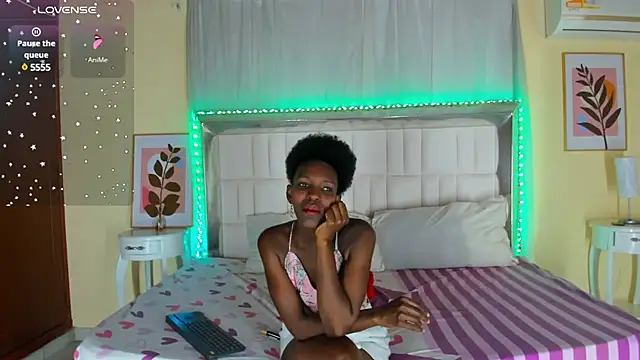 Snapshot of AlmaSean chatting on February 16, 2025, 6:32 pm AlmaSean online show from February 16, 2025, 6:32 pm