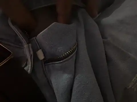 Snapshot of zeus_3241 chatting on December 14, 2025, 9:31 pm zeus 3241 online show from December 14, 2025, 9:31 pm