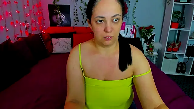 DarlingMilf online show from September 26, 2025, 6:15 pm