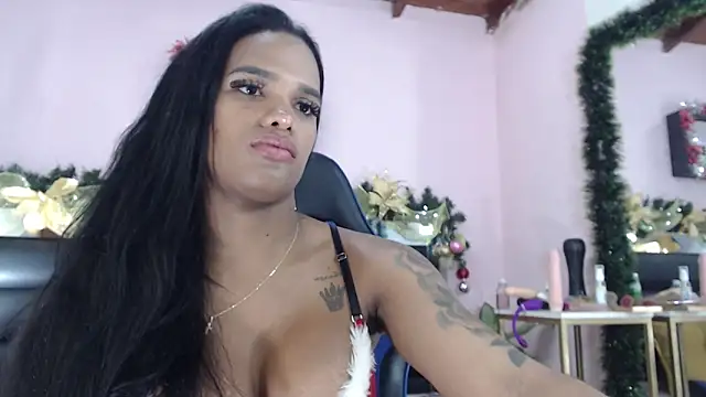 Snapshot of madison_holiday chatting on December 6, 2024, 1:27 pm madison holiday online show from December 6, 2024, 1:27 pm