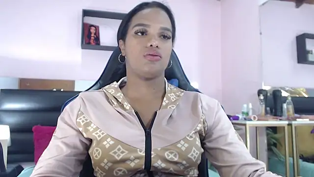 Snapshot of madison_holiday chatting on January 4, 2025, 10:27 am madison holiday online show from January 4, 2025, 10:27 am