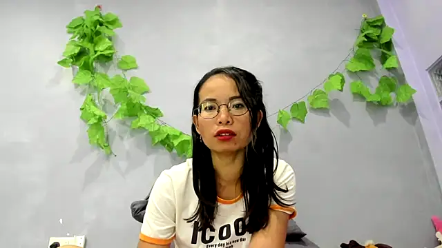 Snapshot of loveley_jenny chatting on October 6, 2025, 5:19 am loveley jenny online show from October 6, 2025, 5:19 am