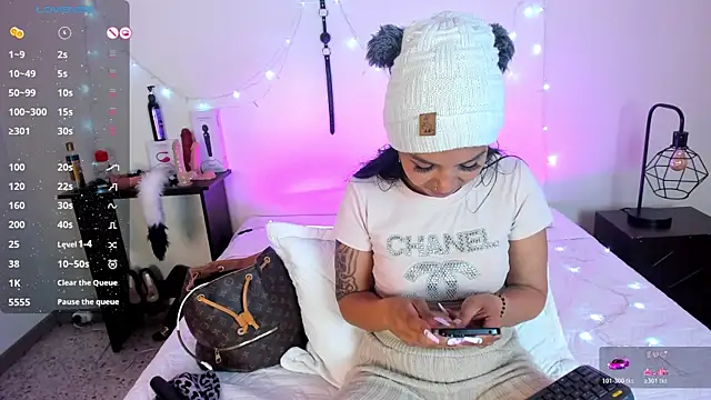 Snapshot of Tracy_lambo chatting on November 30, 2025, 1:34 pm Tracy lambo online show from November 30, 2025, 1:34 pm