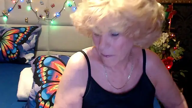 Snapshot of HappyWomanOn chatting on May 5, 2026, 9:23 am HappyWomanOn online show from May 5, 2026, 9:23 am