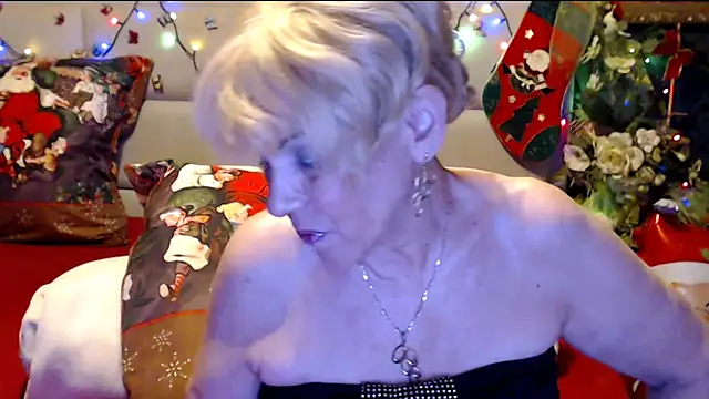 Snapshot of HappyWomanOn chatting on December 20, 2025, 9:50 pm HappyWomanOn online show from December 20, 2025, 9:50 pm