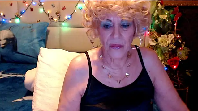 Snapshot of HappyWomanOn chatting on February 21, 2026, 10:56 pm HappyWomanOn online show from February 21, 2026, 10:56 pm