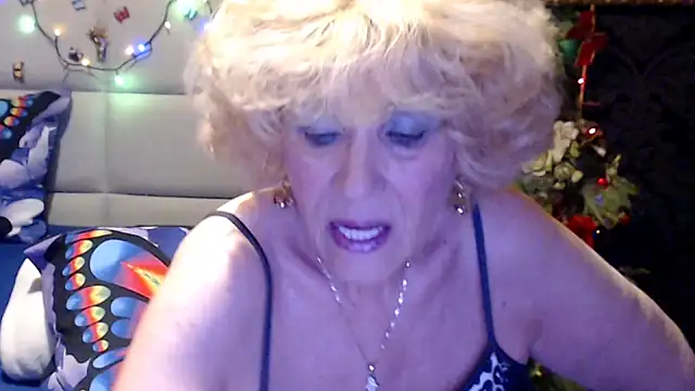 Snapshot of HappyWomanOn chatting on May 11, 2026, 6:16 pm HappyWomanOn online show from May 11, 2026, 6:16 pm