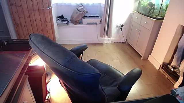 Snapshot of rob2810 chatting on November 12, 2025, 8:29 am rob2810 online show from November 12, 2025, 8:29 am