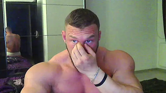 Snapshot of muscularkevin chatting on April 8, 2026, 4:03 am muscularkevin online show from April 8, 2026, 4:03 am