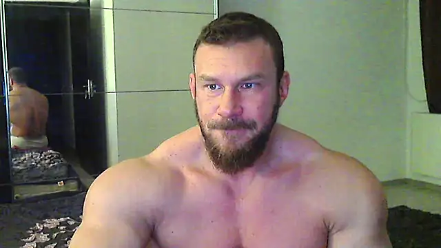 Snapshot of muscularkevin chatting on April 3, 2026, 3:35 am muscularkevin online show from April 3, 2026, 3:35 am