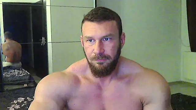 Snapshot of muscularkevin chatting on April 2, 2026, 3:35 am muscularkevin online show from April 2, 2026, 3:35 am