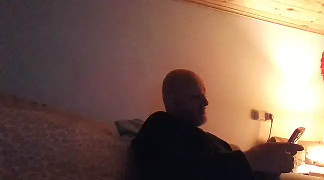 Snapshot of davigochi77bcn chatting on March 5, 2025, 10:21 pm davigochi77bcn online show from March 5, 2025, 10:21 pm