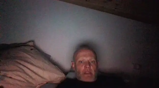 Snapshot of davigochi77bcn chatting on March 5, 2025, 2:36 am davigochi77bcn online show from March 5, 2025, 2:36 am