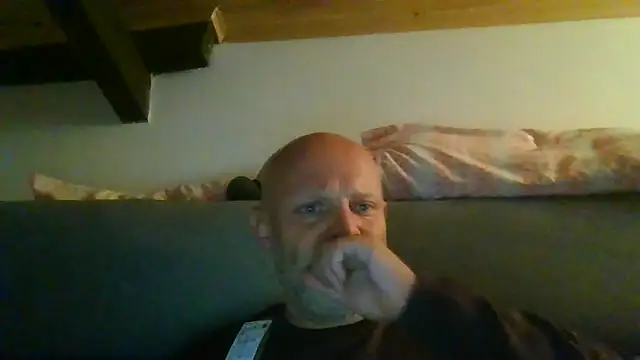 Snapshot of davigochi77bcn chatting on October 4, 2025, 8:43 pm davigochi77bcn online show from October 4, 2025, 8:43 pm