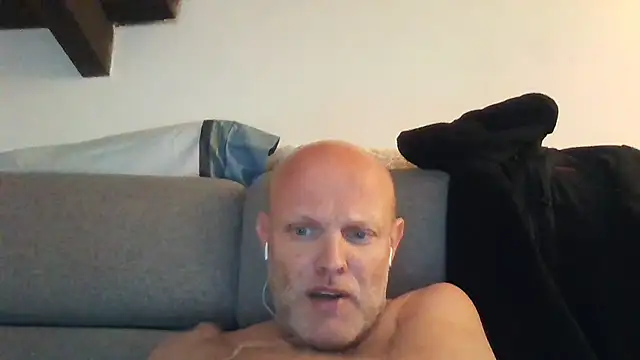 Snapshot of davigochi77bcn chatting on November 12, 2025, 6:56 pm davigochi77bcn online show from November 12, 2025, 6:56 pm