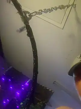 Hotredheadandtoungelasher online show from November 2, 2025, 2:55 pm