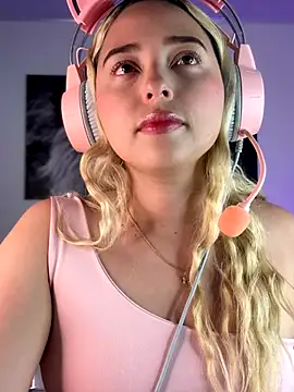 Snapshot of Irisweet_ chatting on September 25, 2025, 6:14 pm Irisweet online show from September 25, 2025, 6:14 pm