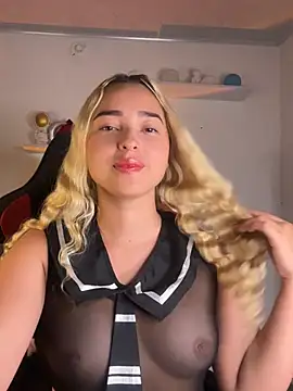 Snapshot of Irisweet_ chatting on March 7, 2025, 5:38 pm Irisweet online show from March 7, 2025, 5:38 pm