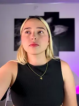 Snapshot of Irisweet_ chatting on September 12, 2025, 10:31 pm Irisweet online show from September 12, 2025, 10:31 pm