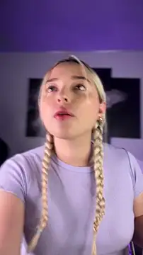 Snapshot of Irisweet_ chatting on December 4, 2025, 10:42 pm Irisweet online show from December 4, 2025, 10:42 pm