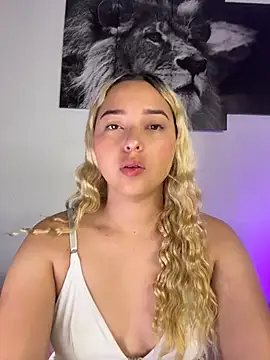 Snapshot of Irisweet_ chatting on October 12, 2025, 4:08 pm Irisweet online show from October 12, 2025, 4:08 pm