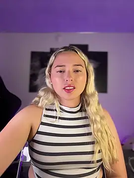 Snapshot of Irisweet_ chatting on November 29, 2025, 10:54 pm Irisweet online show from November 29, 2025, 10:54 pm