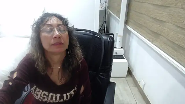 Snapshot of jesy_hot chatting on October 9, 2025, 12:11 am jesy hot online show from October 9, 2025, 12:11 am