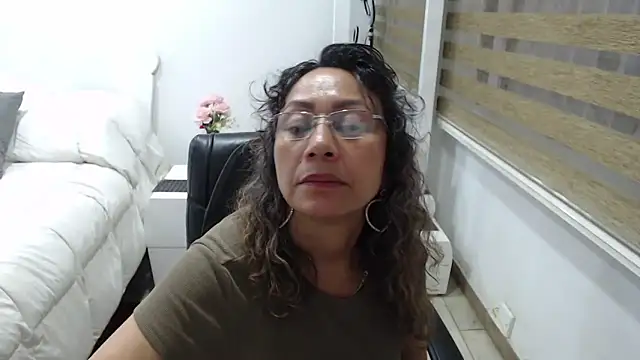 Snapshot of jesy_hot chatting on November 22, 2025, 10:30 pm jesy hot online show from November 22, 2025, 10:30 pm