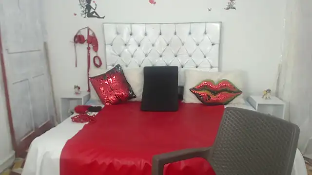 Snapshot of Sweetbigcatt chatting on April 12, 2026, 4:49 am Sweetbigcatt online show from April 12, 2026, 4:49 am