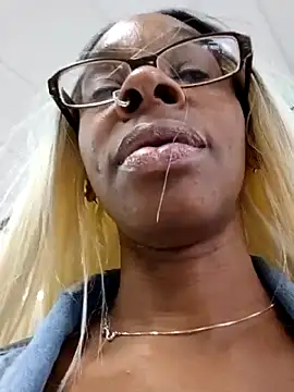 Snapshot of Jasmine_FullsShine chatting on April 9, 2026, 11:55 pm Jasmine FullsShine online show from April 9, 2026, 11:55 pm