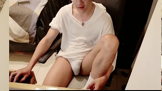 Snapshot of Canto-Dvng chatting on March 18, 2025, 12:28 pm Canto-Dvng online show from March 18, 2025, 12:28 pm