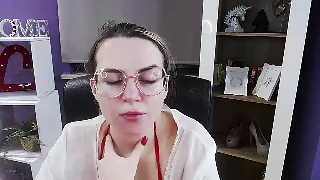 Snapshot of Zoey_Erotic chatting on December 22, 2025, 5:51 am Zoey Erotic online show from December 22, 2025, 5:51 am