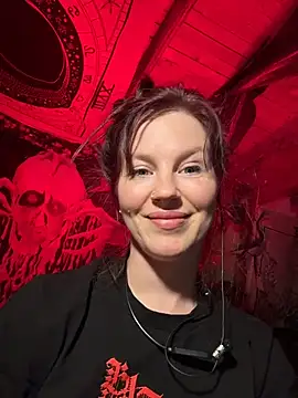 Snapshot of courtneyoccult chatting on October 15, 2025, 7:49 am courtneyoccult online show from October 15, 2025, 7:49 am