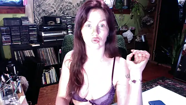 Snapshot of courtneyoccult chatting on September 13, 2025, 12:32 am courtneyoccult online show from September 13, 2025, 12:32 am