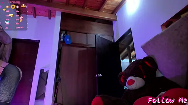 GiselReyes online show from October 23, 2025, 2:43 am