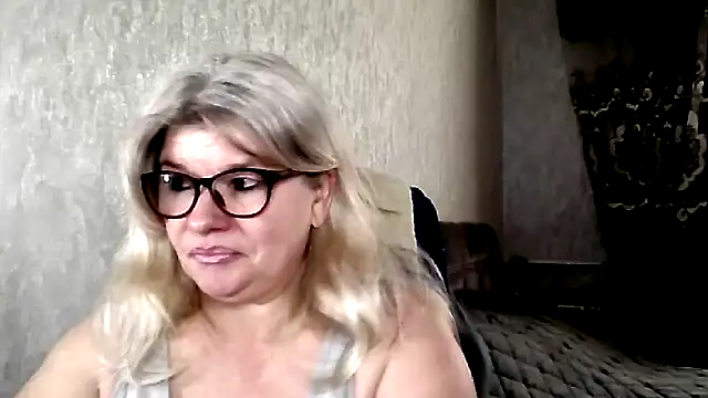 Snapshot of Diana_49 chatting on February 26, 2026, 8:25 am Diana 49 online show from February 26, 2026, 8:25 am