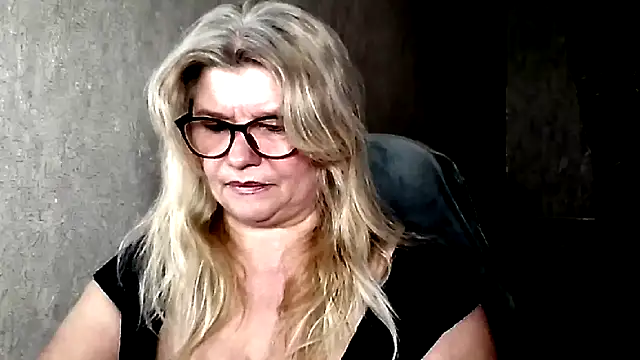 Snapshot of Diana_49 chatting on March 20, 2026, 10:05 am Diana 49 online show from March 20, 2026, 10:05 am