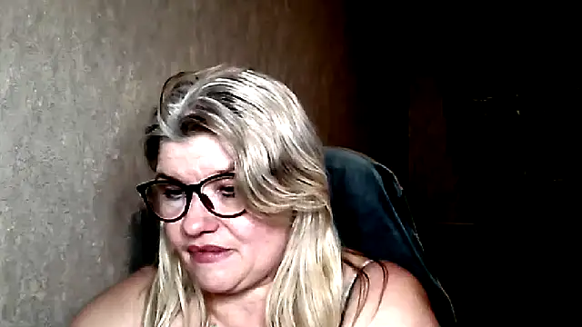 Snapshot of Diana_49 chatting on March 23, 2026, 7:36 pm Diana 49 online show from March 23, 2026, 7:36 pm