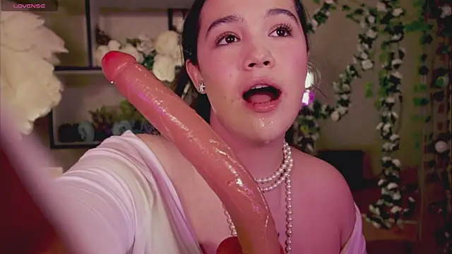 Snapshot of Chery_Lady22 chatting on March 15, 2025, 8:26 am Chery Lady22 online show from March 15, 2025, 8:26 am