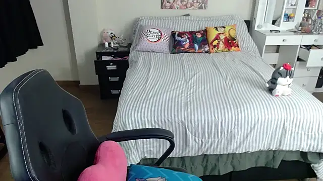 Snapshot of kittykat18x chatting on November 11, 2025, 6:47 pm kittykat18x online show from November 11, 2025, 6:47 pm