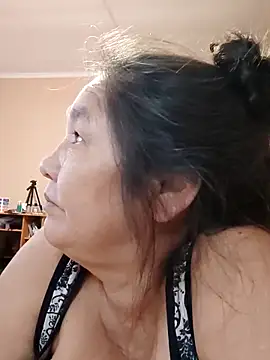 Zulfiya Bruce online show from September 19, 2025, 4:16 am