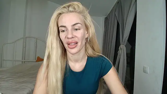 Snapshot of Roshana16 chatting on September 26, 2025, 6:37 pm Roshana16 online show from September 26, 2025, 6:37 pm