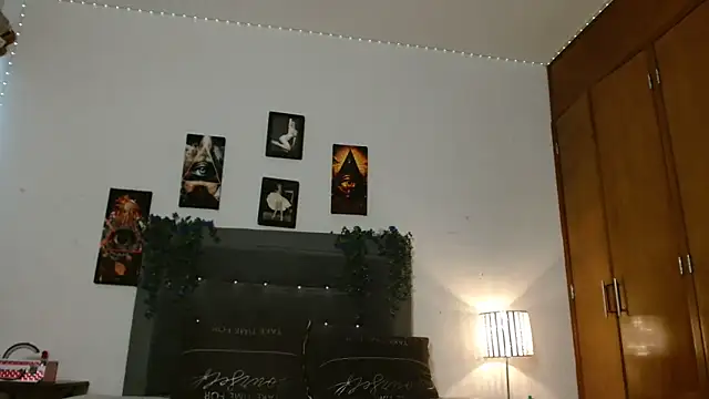 3littleschoolteens online show from December 18, 2025, 8:23 pm