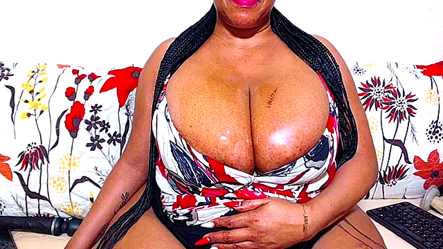 Snapshot of Ebonylovelyx chatting on November 16, 2025, 5:34 am Ebonylovelyx online show from November 16, 2025, 5:34 am