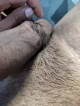 Snapshot of john69kk chatting on January 21, 2025, 3:43 pm john69kk online show from January 21, 2025, 3:43 pm