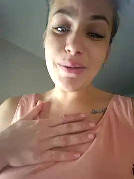 Snapshot of Keli_Jessi chatting on December 18, 2025, 3:27 pm Keli Jessi online show from December 18, 2025, 3:27 pm